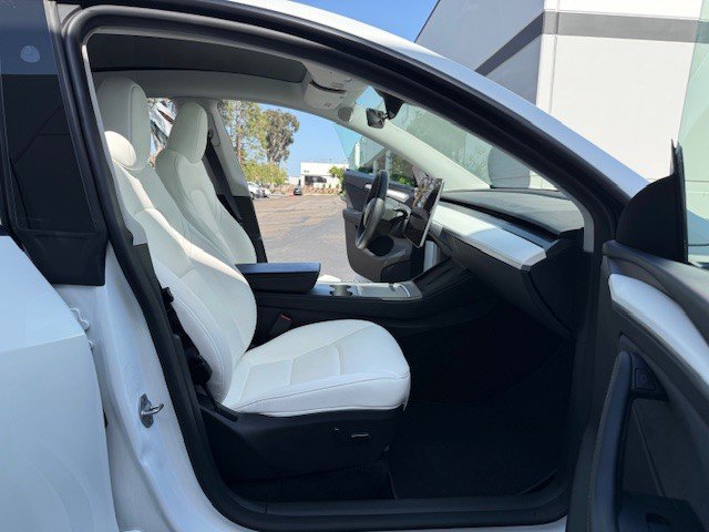 Used 2024 Tesla Model Y 2WD image 12