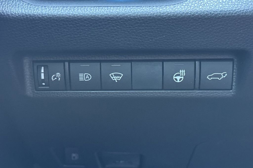 Used 2020 Toyota RAV4 XSE w/ XSE Grade Weather Package AWD/4WD image 32