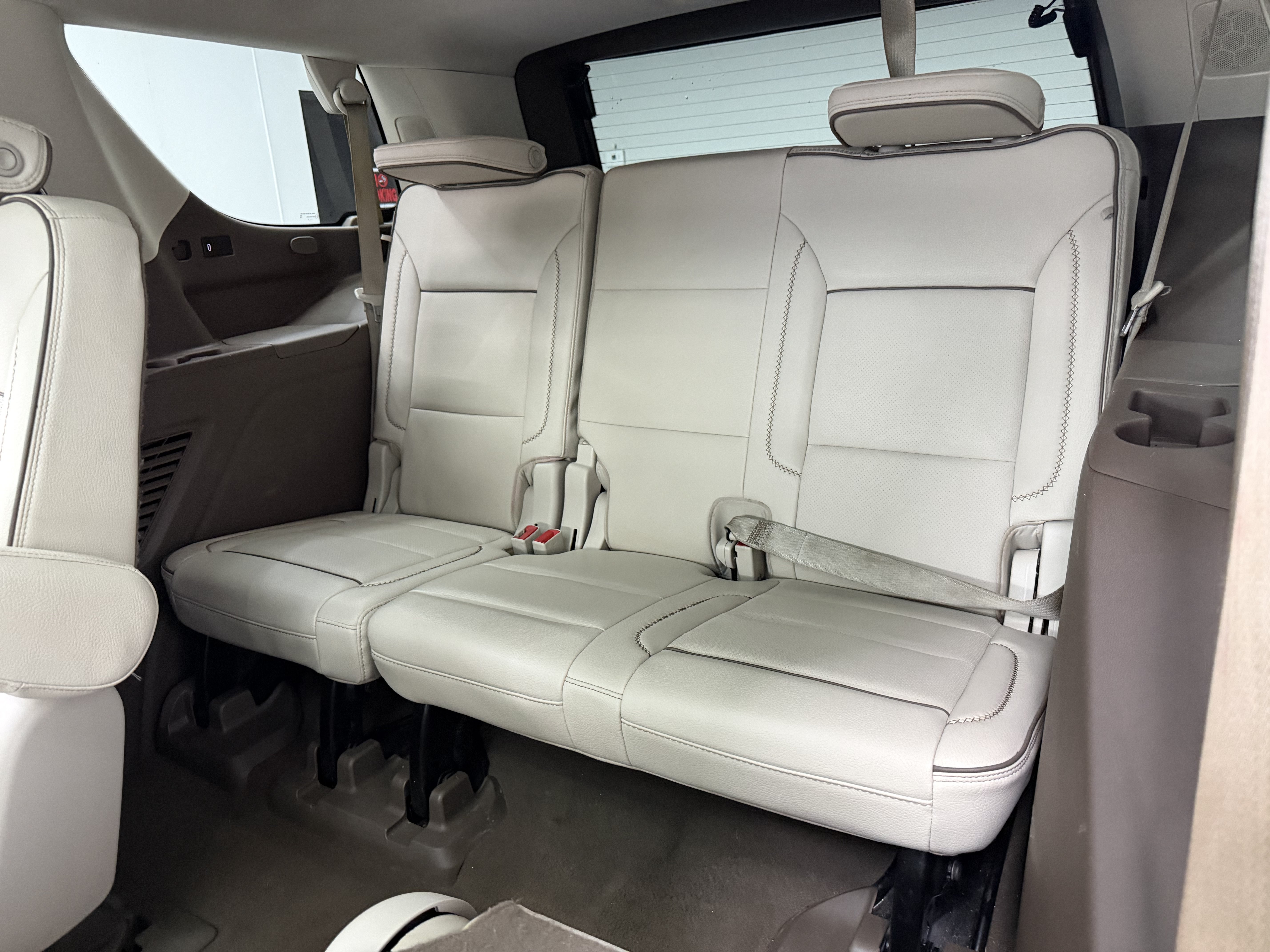 Used 2023 GMC Yukon Denali w/ Advanced Technology Package AWD/4WD image 35