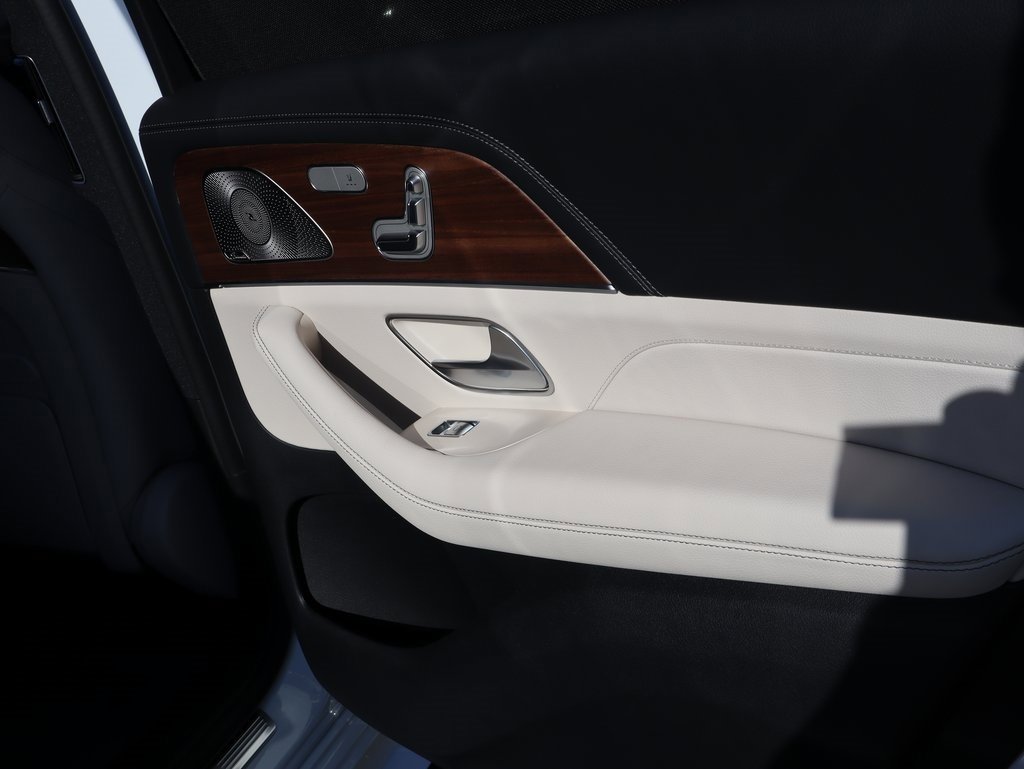 New 2026 Mercedes-Benz GLS 450 4MATIC image 19