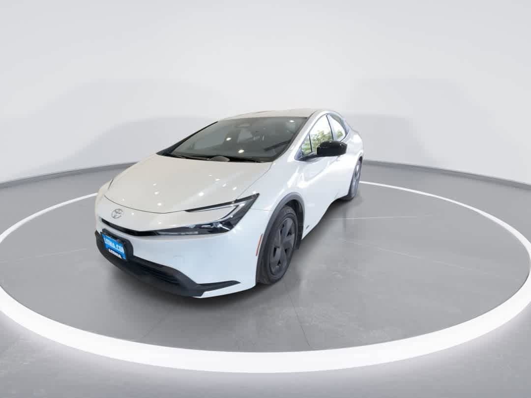 Used 2023 Toyota Prius LE AWD/4WD image 4