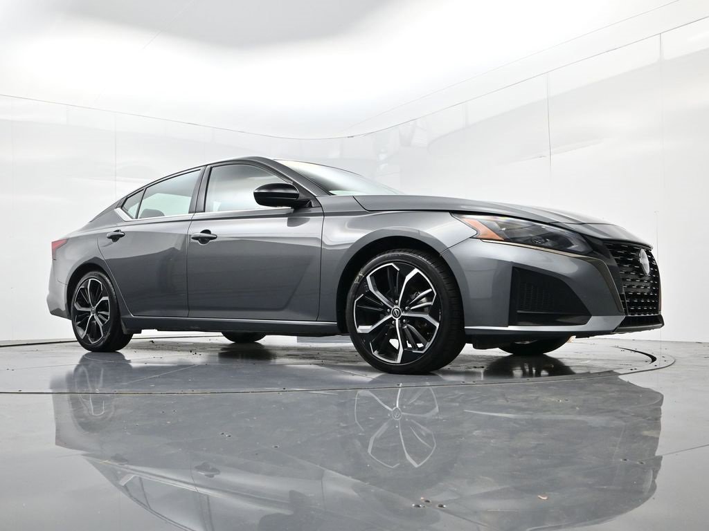 Used 2024 Nissan Altima 2.5 SR image 41