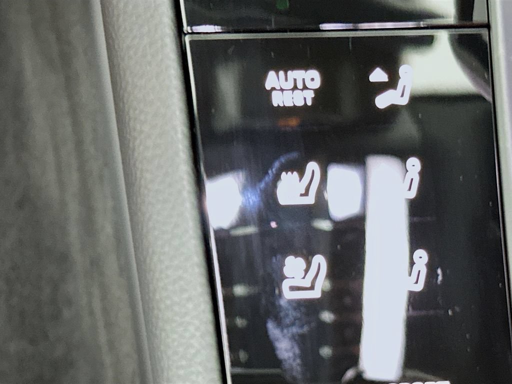 New 2026 Porsche Macan AWD/4WD image 23