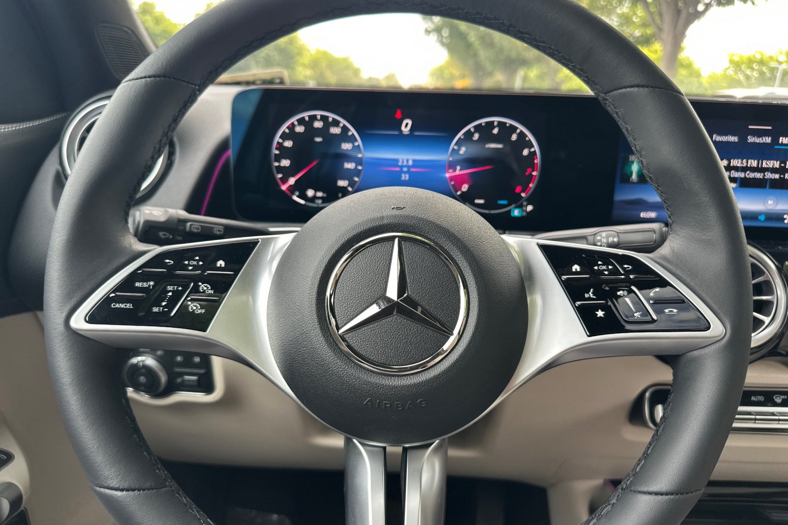 New 2025 Mercedes-Benz GLB 250 4MATIC image 23