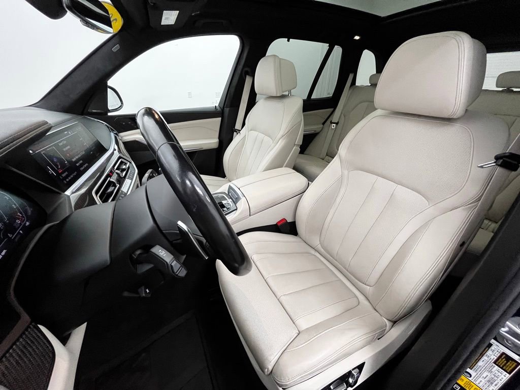 Used 2022 BMW X5 M50i w/ Executive Package image 22