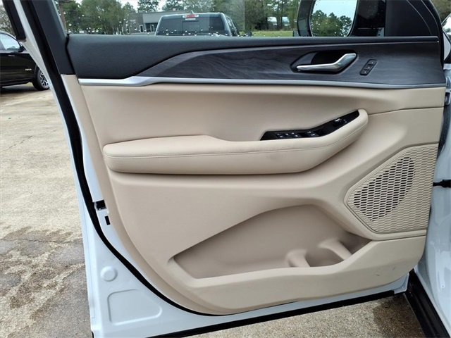 New 2025 Jeep Grand Cherokee L Limited image 21