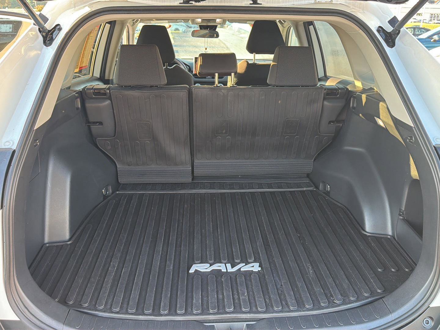 Certified 2024 Toyota RAV4 LE FWD image 31