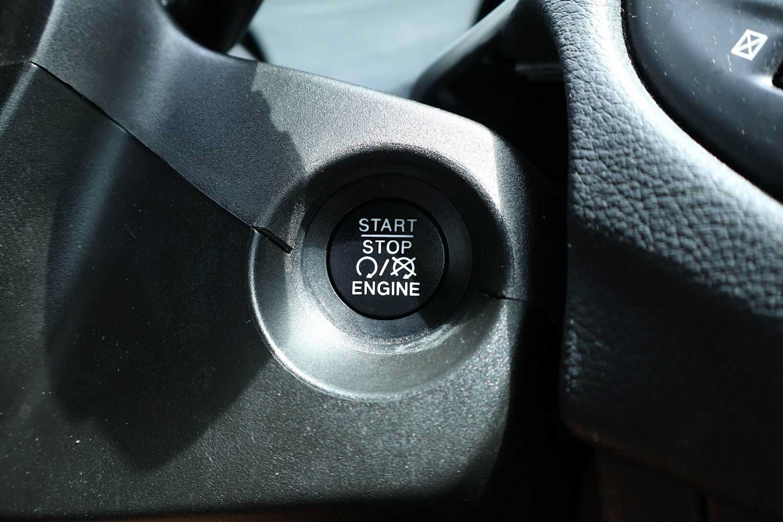 Used 2019 Jeep Compass Latitude w/ Popular Equipment Group FWD image 25