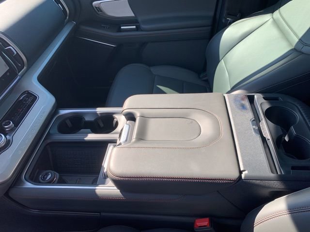 New 2025 Ford Expedition Active image 35