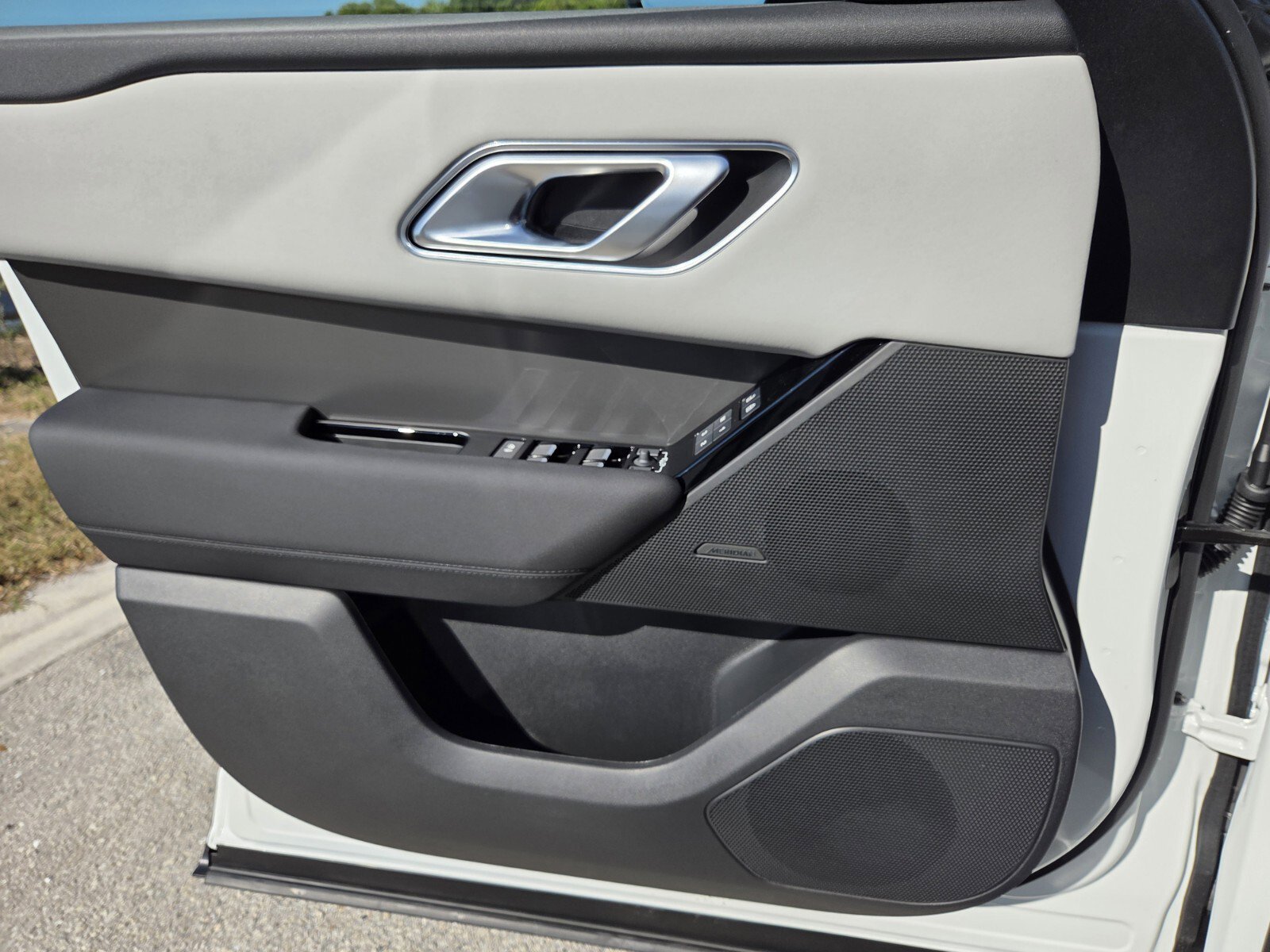 New 2026 Land Rover Range Rover Velar S image 21