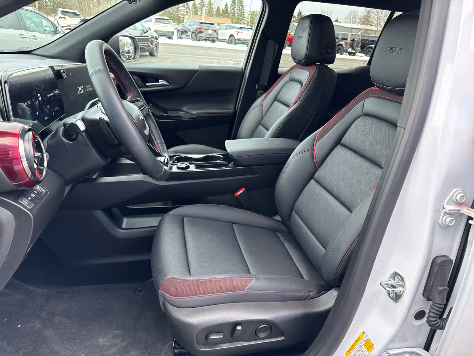 Used 2025 Chevrolet Equinox RS w/ Safety and Technology Package image 18