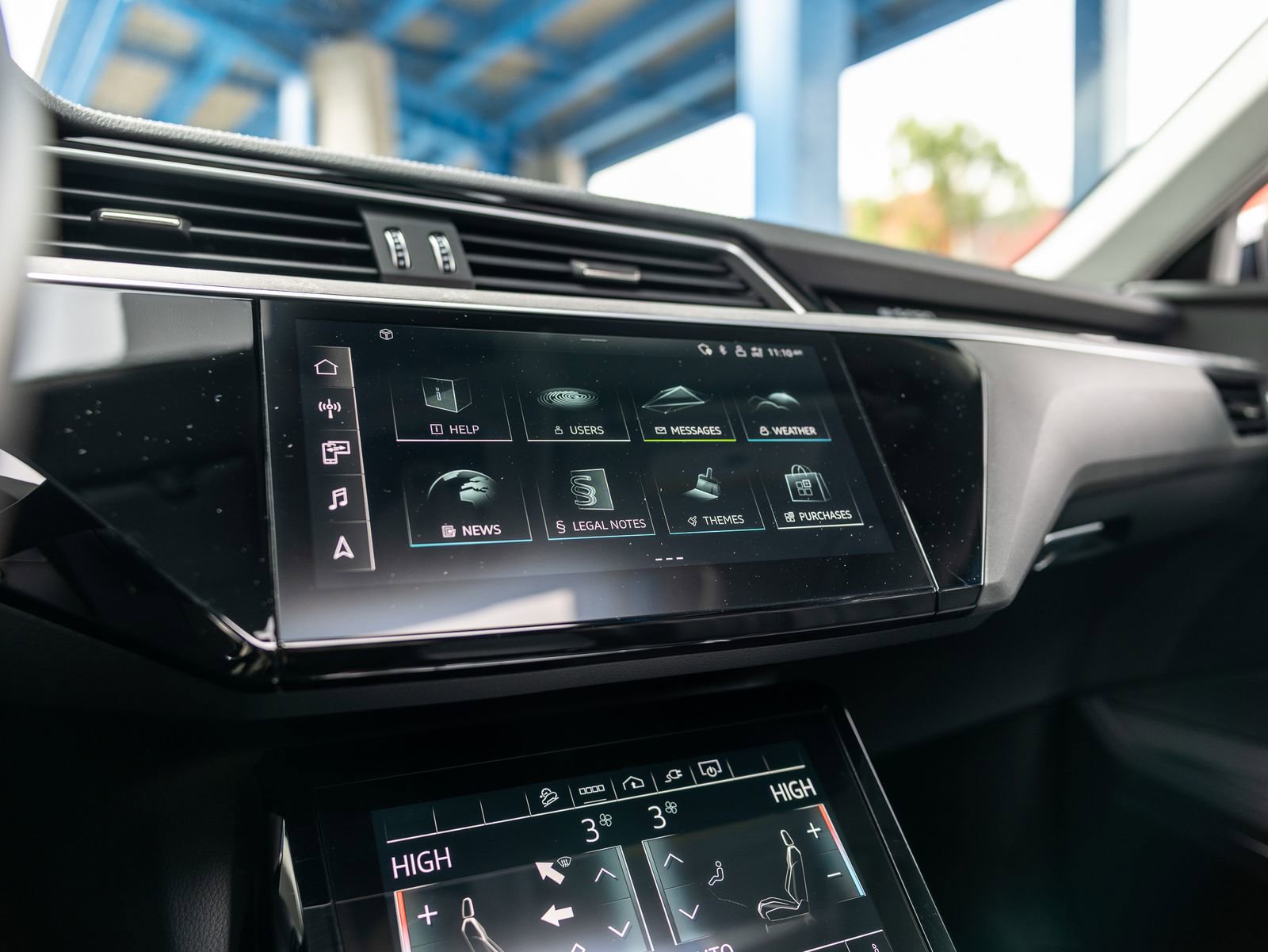 Used 2023 Audi e-tron Premium Plus AWD/4WD image 34