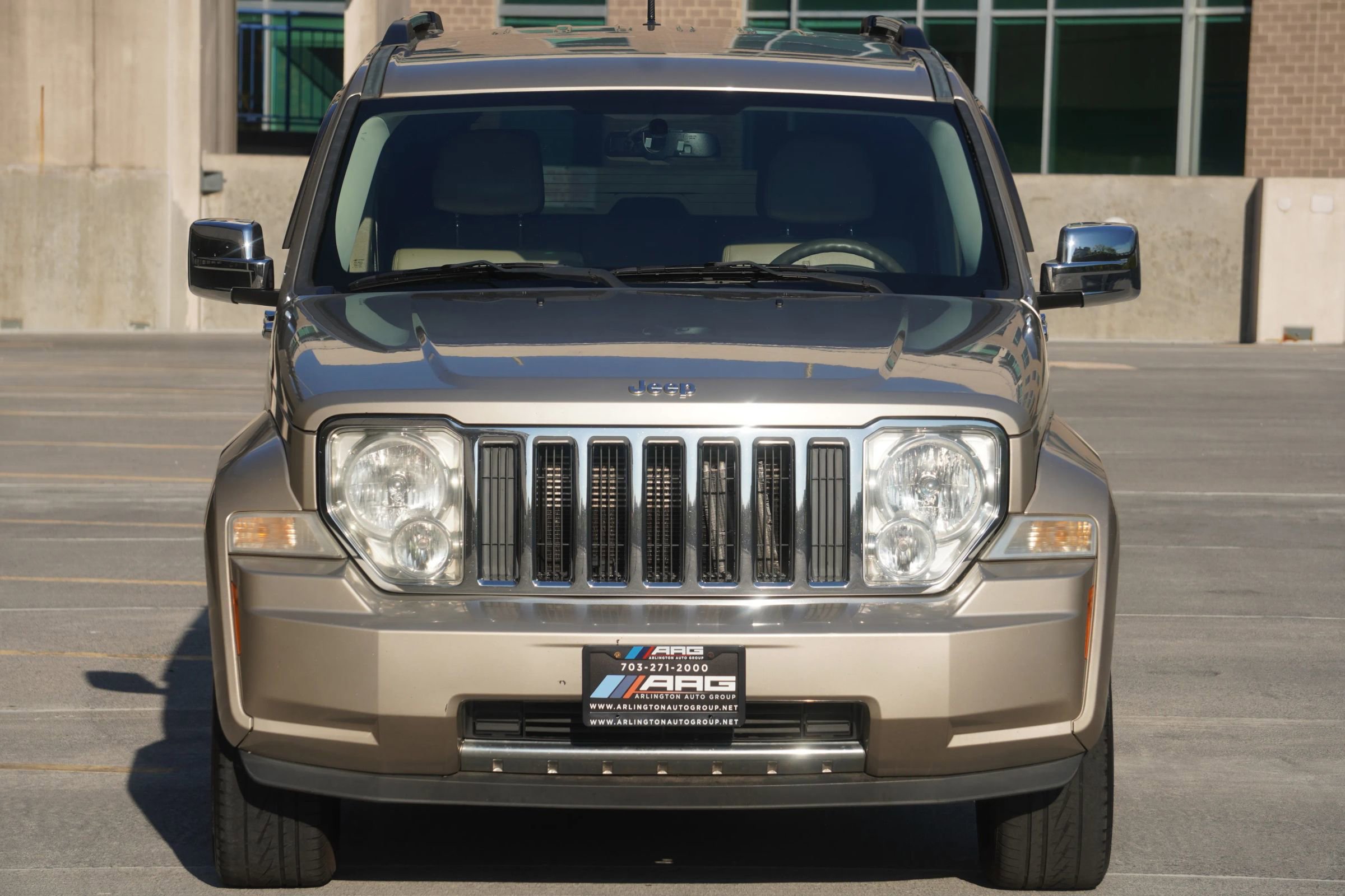 Used 2010 Jeep Liberty Limited w/ Tire & Wheel Group image 18