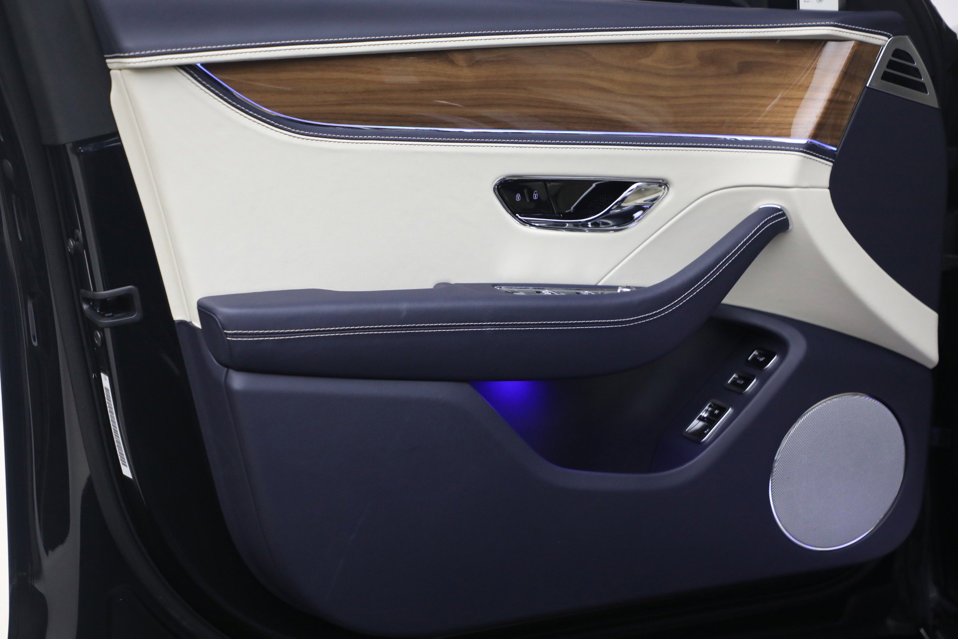 New 2026 Bentley Flying Spur Plug-In Hybrid AWD/4WD image 14