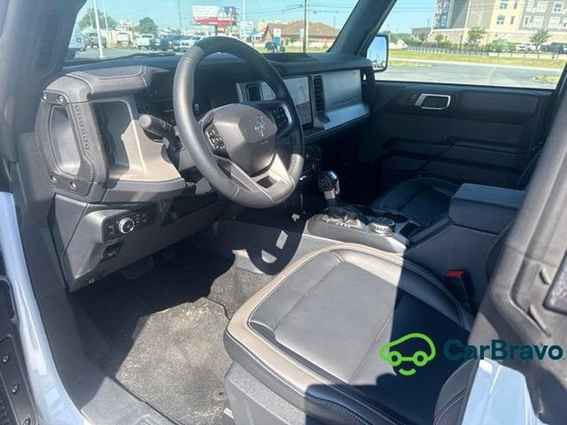 Used 2025 Ford Bronco Outer Banks AWD/4WD image 8