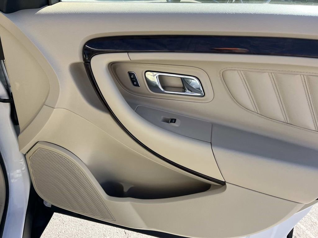 Used 2019 Ford Taurus Limited image 23