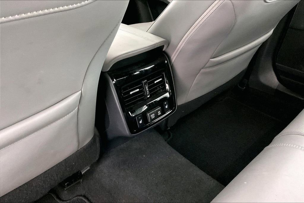 Used 2021 Toyota Avalon Limited w/ Advanced Safety Package image 29