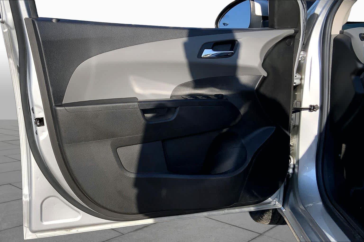 Used 2013 Chevrolet Sonic LTZ FWD image 17