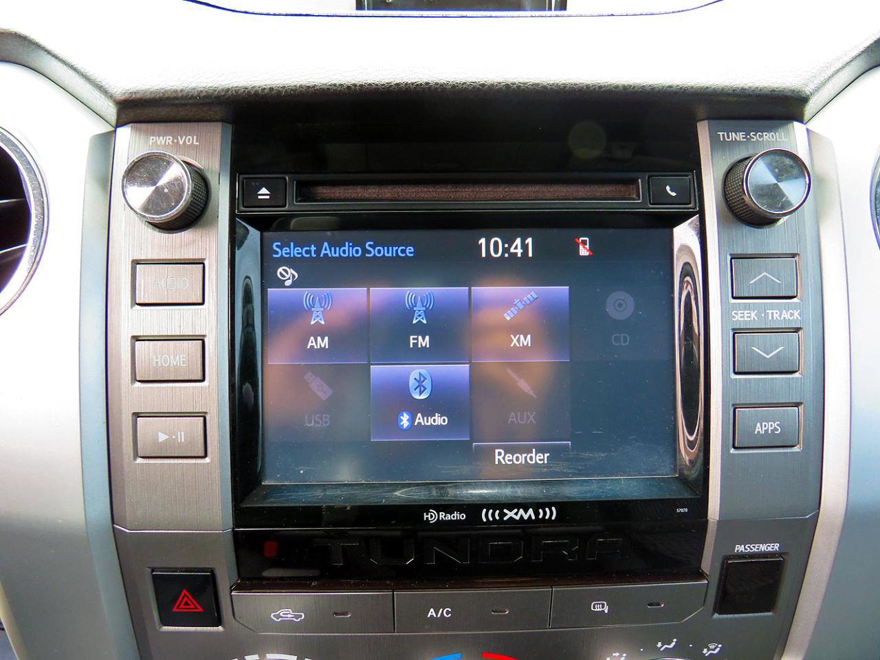 Used 2015 Toyota Tundra SR5 w/ SR5 Upgrade Package AWD/4WD image 24