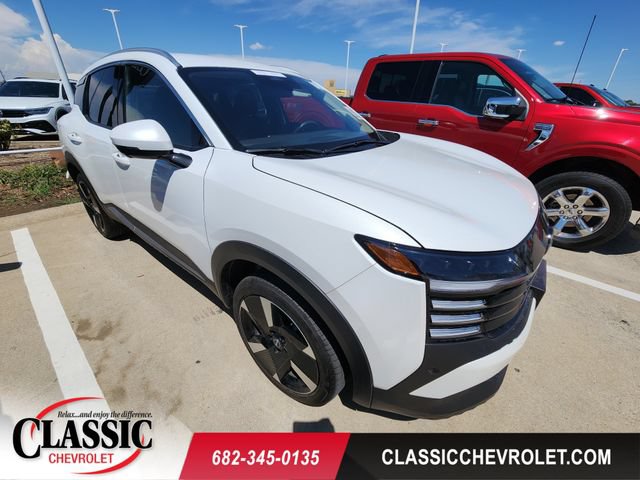 Used 2025 Nissan Kicks SR FWD image 1