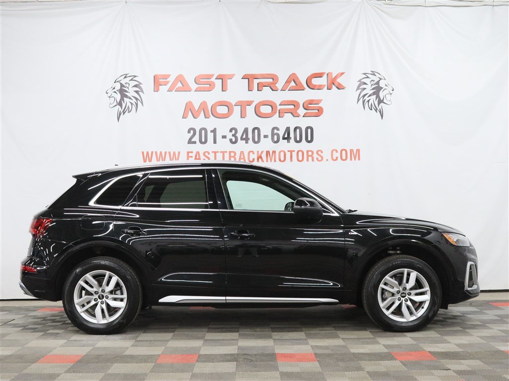 Used 2023 Audi Q5 2.0T Premium w/ Convenience Package AWD/4WD image 4