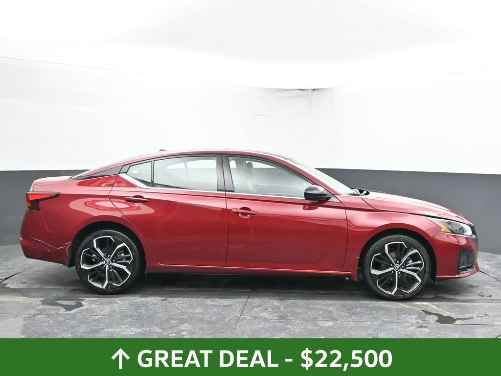 Used 2024 Nissan Altima 2.5 SR w/ SR Premium Package image 13