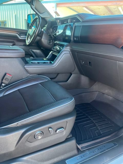 Used 2025 GMC Sierra 2500 Denali w/ Denali Reserve Package AWD/4WD image 11