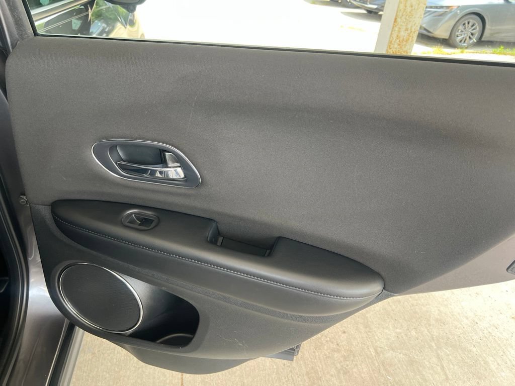 Used 2017 Honda HR-V EX image 16