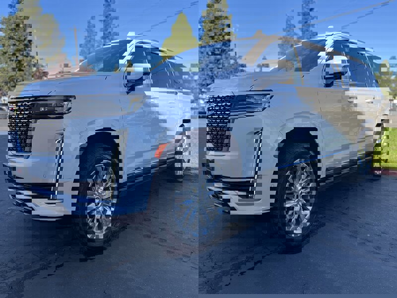 Used 2021 Cadillac Escalade ESV Premium Luxury w/ Driver Assist Tech Package image 7