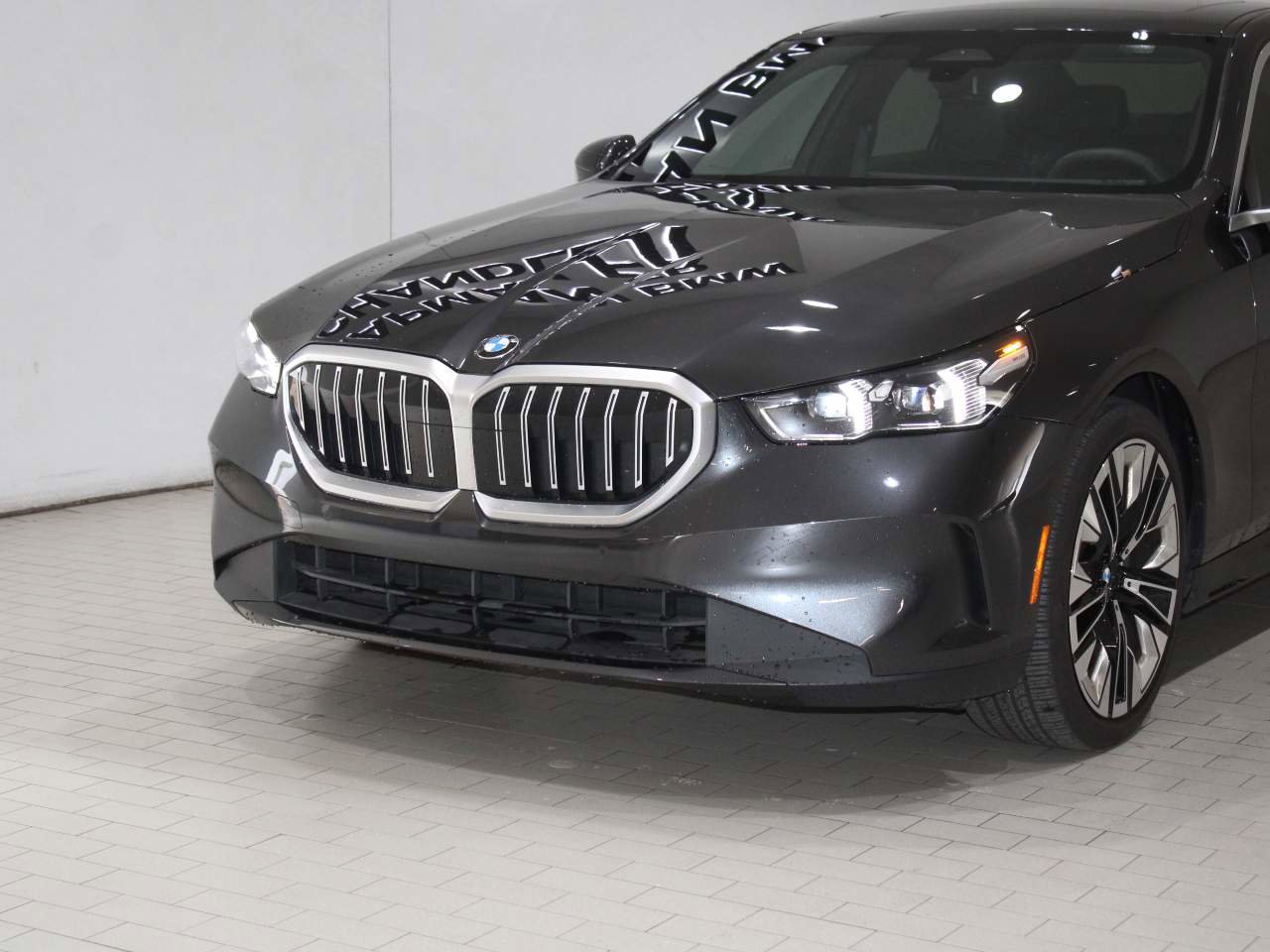 Certified 2025 BMW 530i image 2