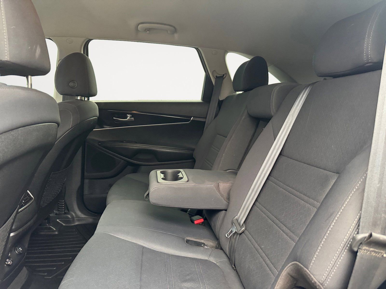 Used 2019 Kia Sorento LX w/ LX Convenience Package image 13