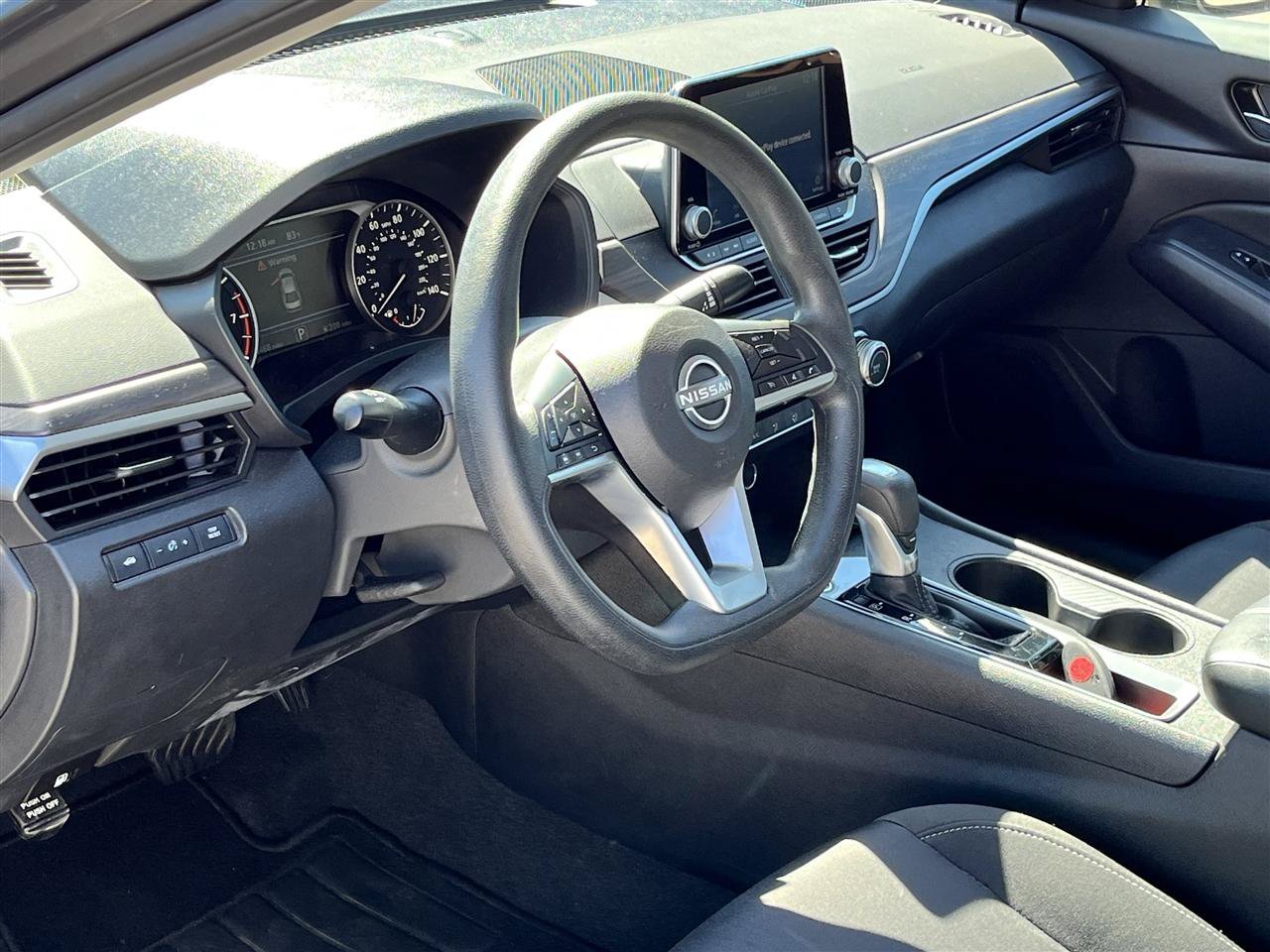 Used 2025 Nissan Altima 2.5 SV FWD image 15