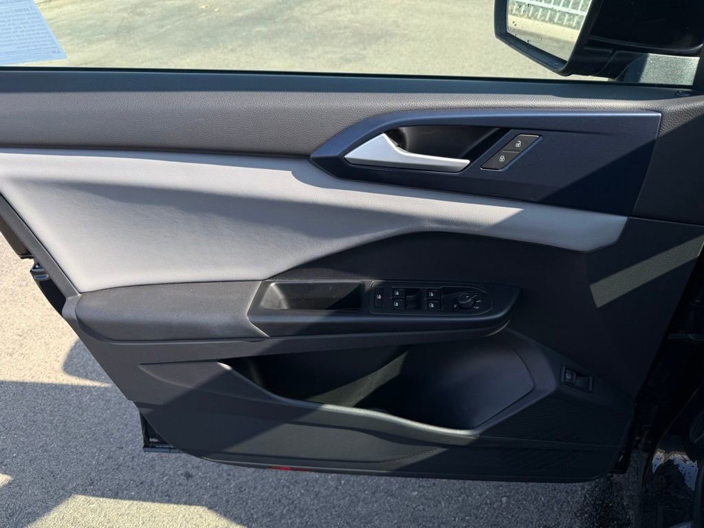 Used 2022 Volkswagen Taos SE image 18