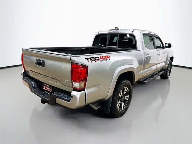 Used 2016 Toyota Tacoma TRD Sport AWD/4WD image 7