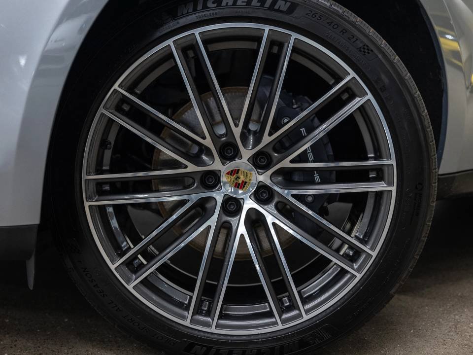 Certified 2026 Porsche Macan AWD/4WD image 22