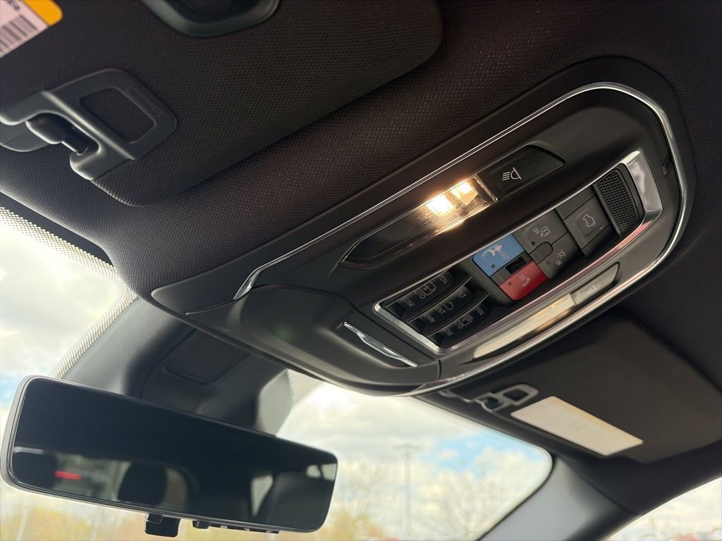 Used 2024 Jeep Grand Cherokee L Limited w/ Luxury Tech Group II AWD/4WD image 21