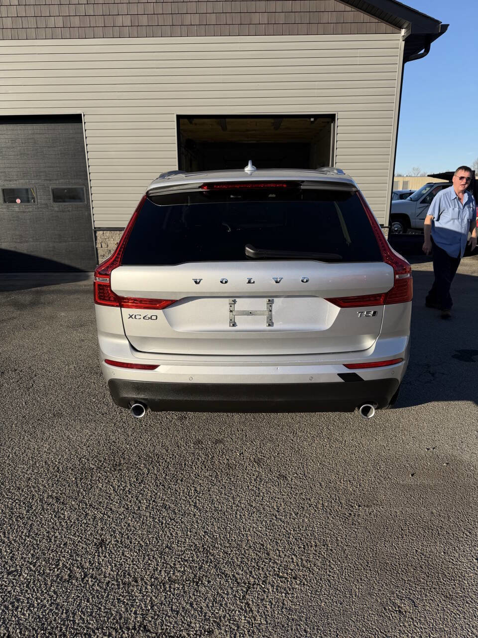 Used 2019 Volvo XC60 T5 Momentum w/ Multimedia Package image 8