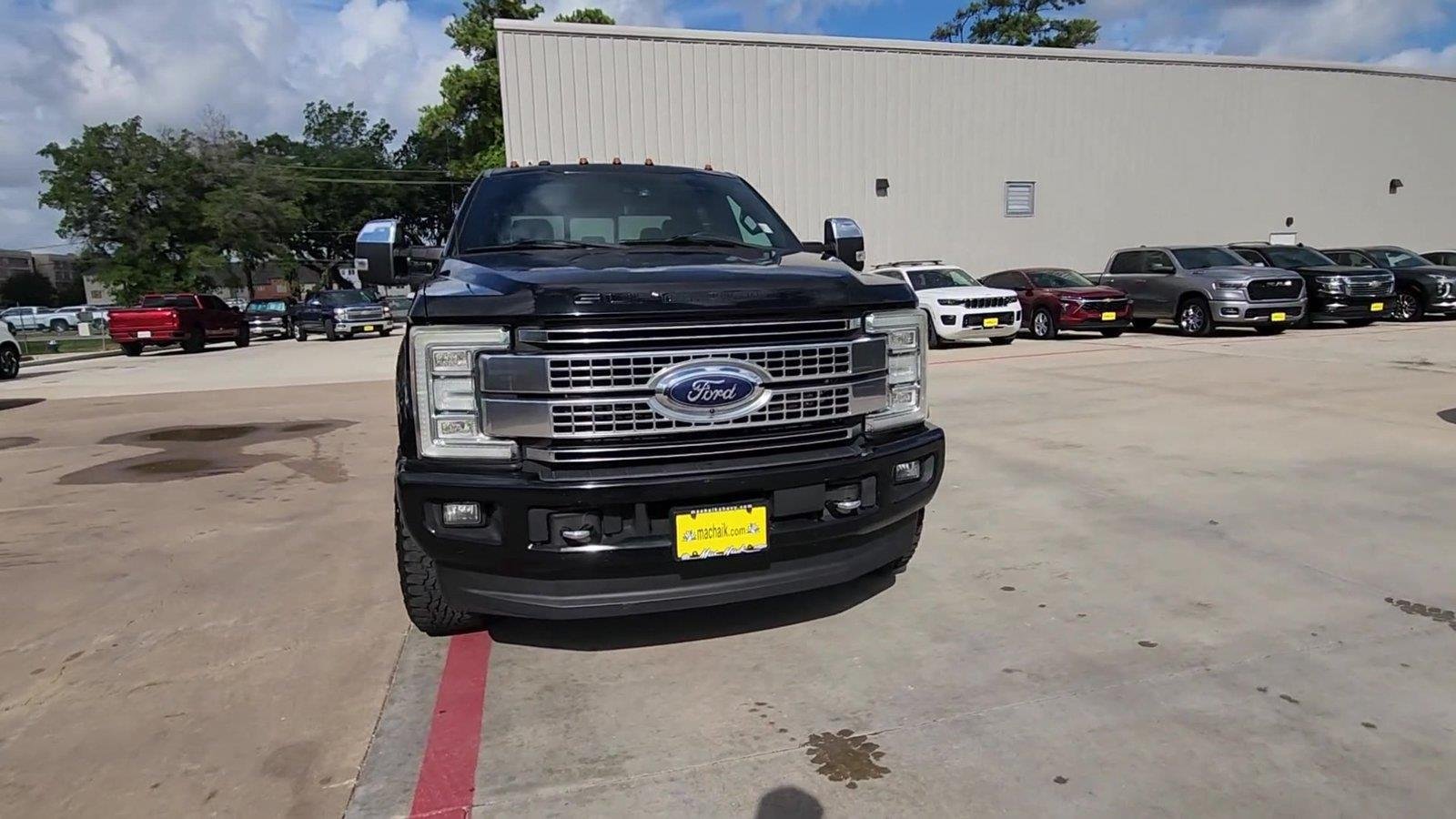 Used 2017 Ford F350 Platinum w/ Platinum Ultimate Package AWD/4WD image 3