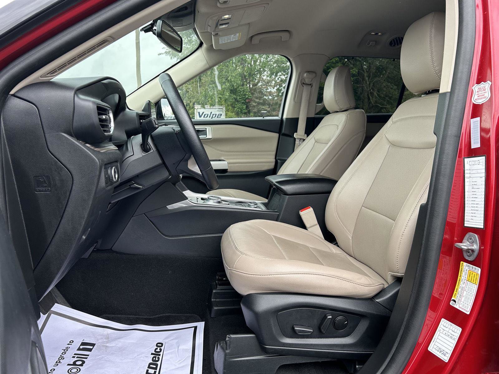 Used 2023 Ford Explorer Limited image 17