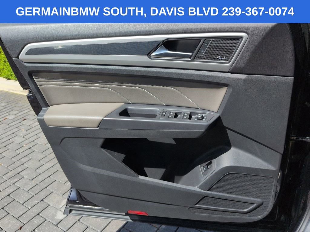 Used 2021 Volkswagen Atlas Cross Sport SEL Premium R-Line image 32