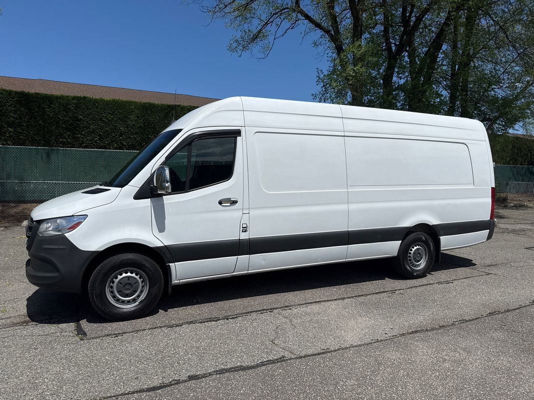 Used 2020 Mercedes-Benz Sprinter 2500 w/ Driver Convenience Package image 3