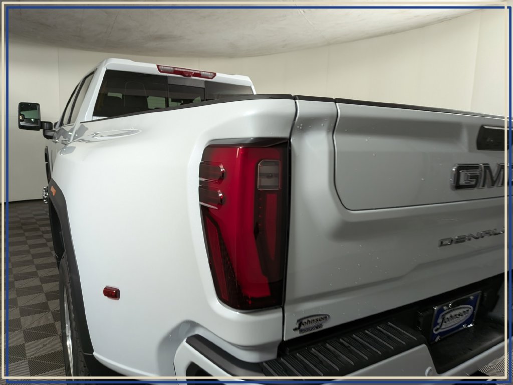 New 2026 GMC Sierra 3500 Denali Ultimate AWD/4WD image 10