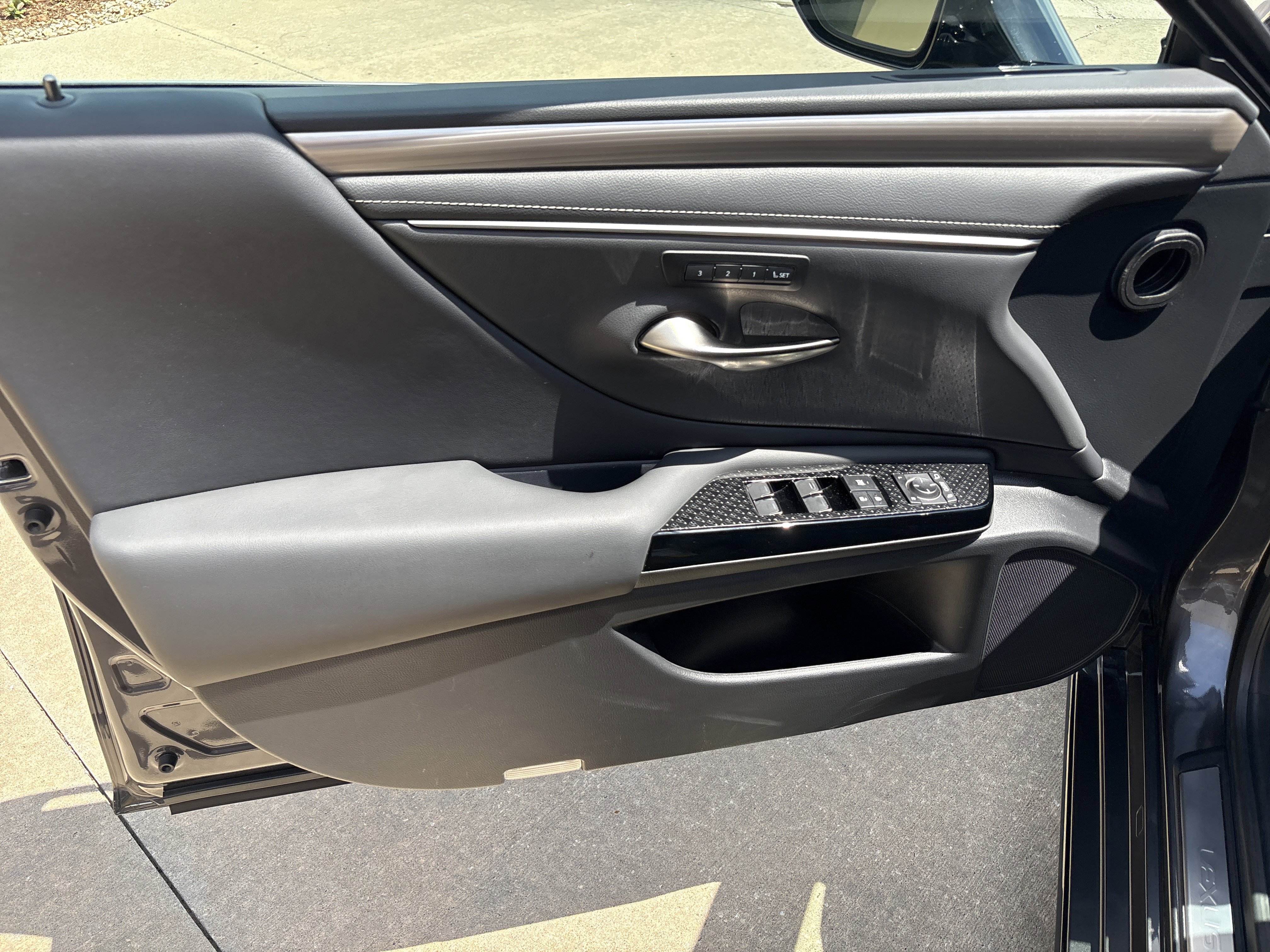 Used 2025 Lexus ES 350 F Sport FWD image 14
