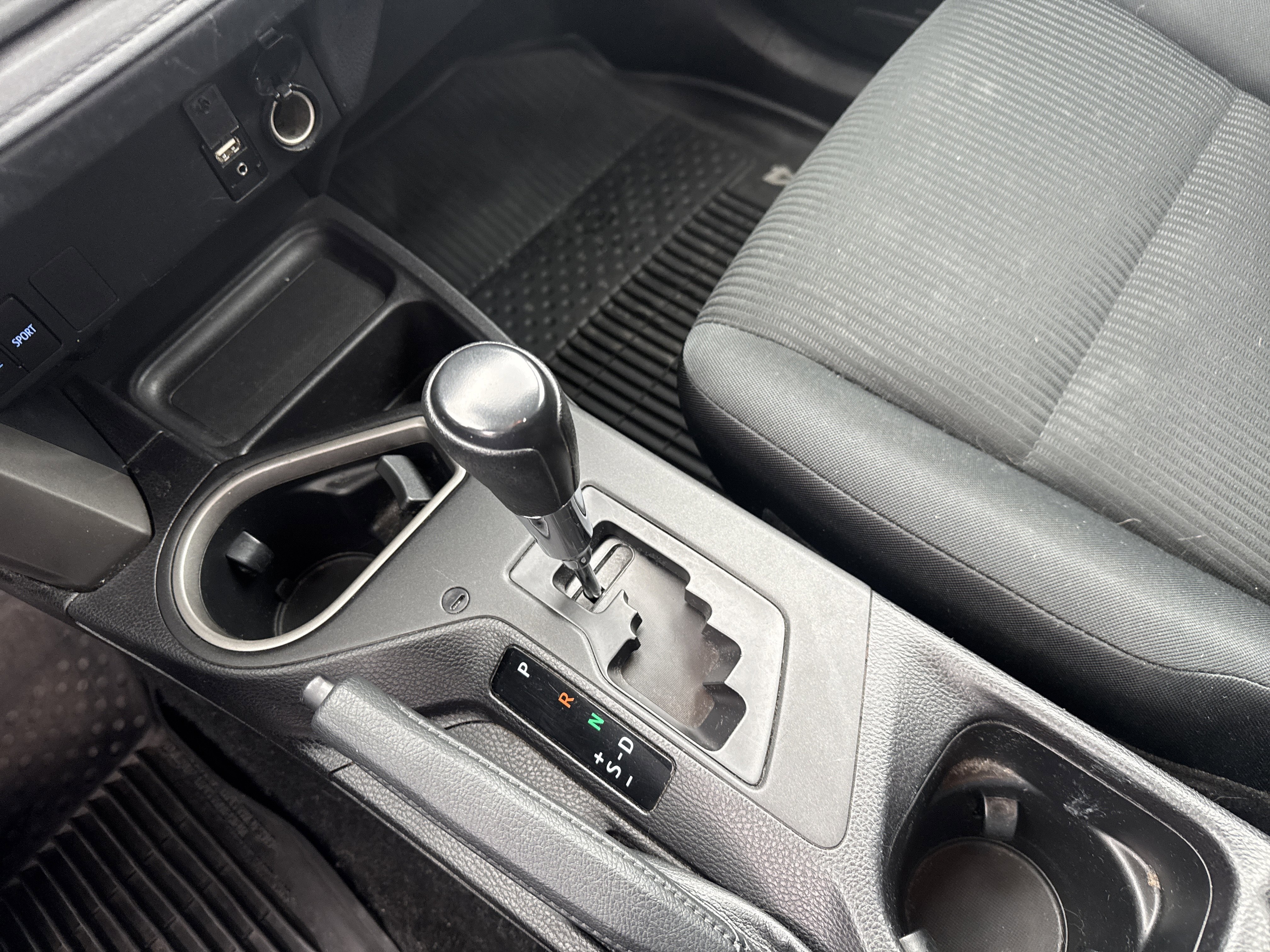 Used 2017 Toyota RAV4 LE image 24