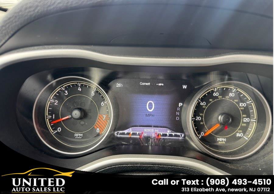 Used 2015 Jeep Cherokee Trailhawk w/ Comfort/Convenience Group AWD/4WD image 12