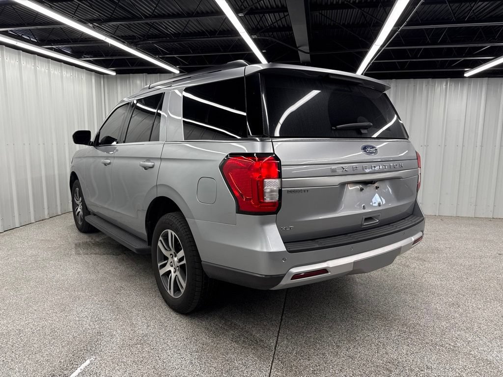 Used 2024 Ford Expedition XLT RWD image 4