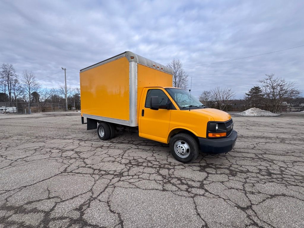 Used 2016 Chevrolet Express 3500 RWD image 5