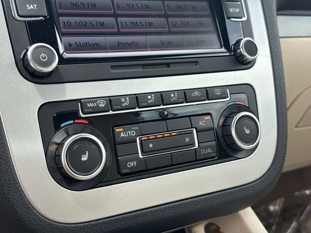 Used 2010 Volkswagen Eos Komfort FWD image 17