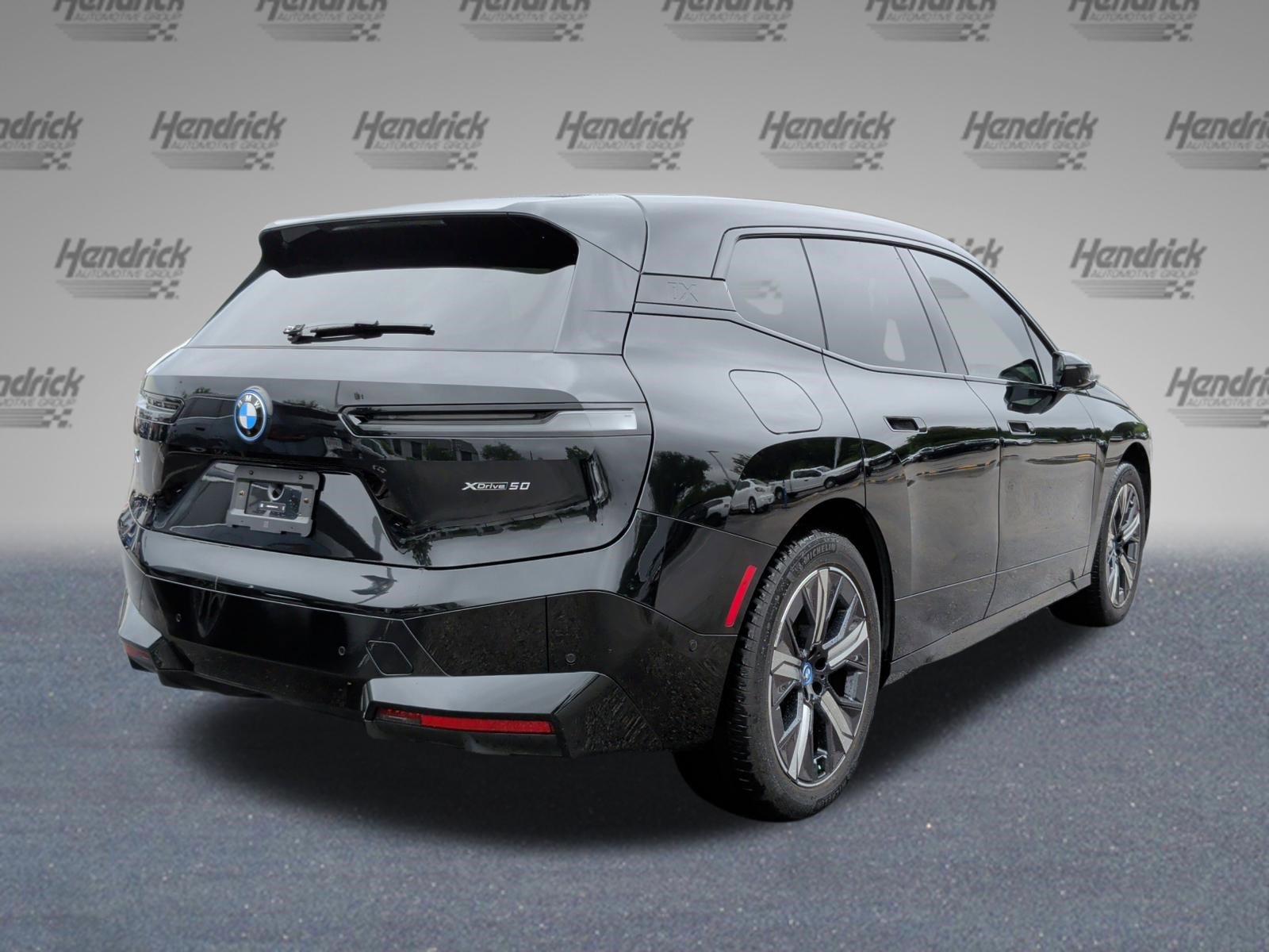 Used 2024 BMW iX xDrive50 w/ Premium Package AWD/4WD image 7