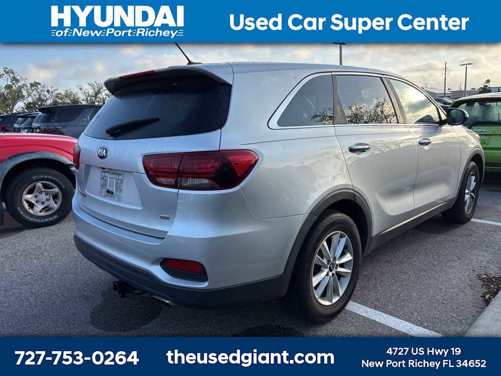 Used 2020 Kia Sorento LX image 3